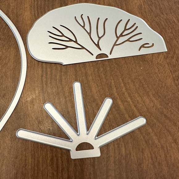 Sizzix Framelits David Tutera 3 Dies Paper Flowers 662413 Die Cut Shapes - Picture 3 of 5